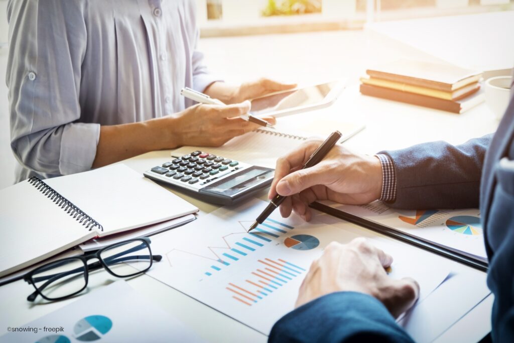 étude économique analyse chiffres ©snowing - freepik